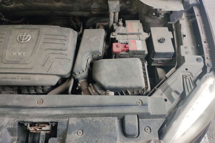 Used Brilliance V5 2012 1.6L Automatic Luxury Version Engine Bay Left