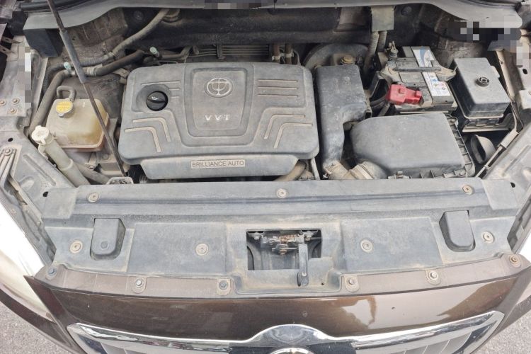 Used Brilliance V5 2012 1.6L Automatic Luxury Version Engine Bay