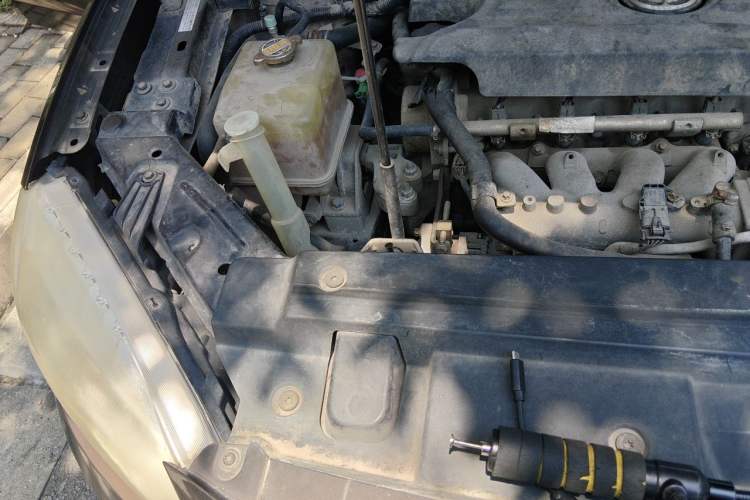 Used Brilliance V5 2012 1.5T Automatic Two-Wheel Drive Luxury Version Engine Bay Right