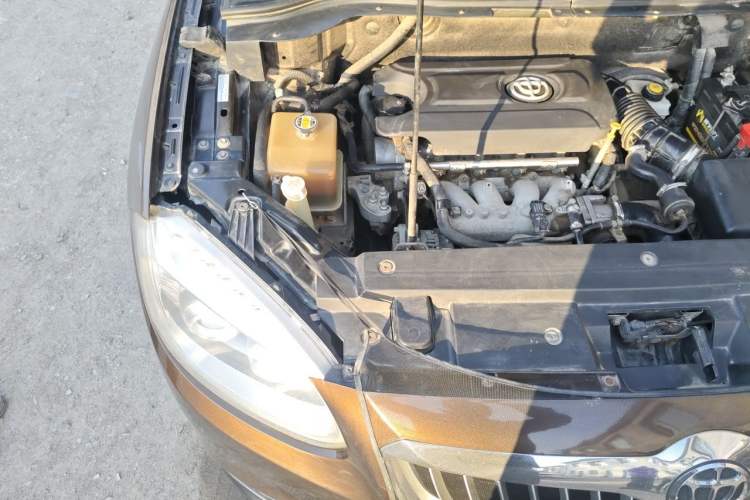 Used Brilliance V5 2012 1.5T Automatic Two-Wheel Drive Sport Version Engine Bay Right