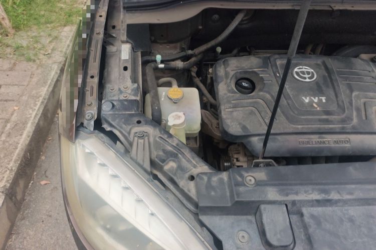 Used Brilliance V5 2012 1.6L Automatic Luxury Version Engine Bay Right