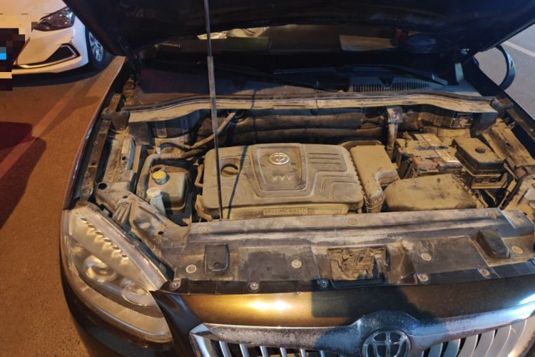 Used Brilliance V5 2012 1.6L Automatic Comfort Edition Engine Bay Right