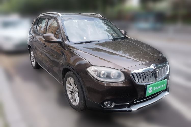 Used Brilliance V5 2012 1.5T Automatic Two-Wheel Drive Sport Version Front Right 45 Deg