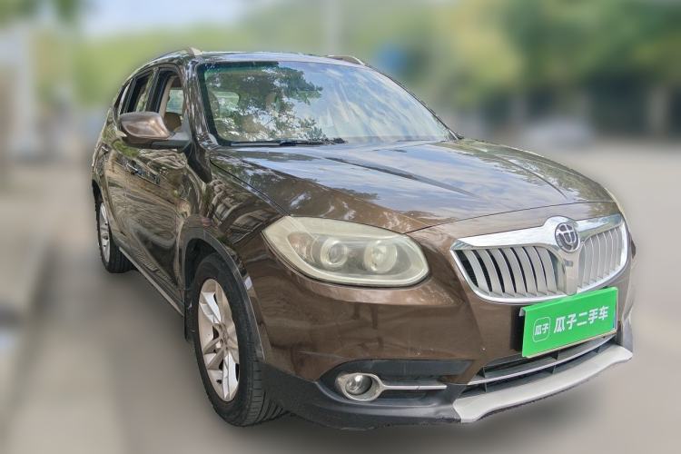 Used Brilliance V5 2012 1.5T Automatic Two-Wheel Drive Luxury Version Front Right 45 Deg
