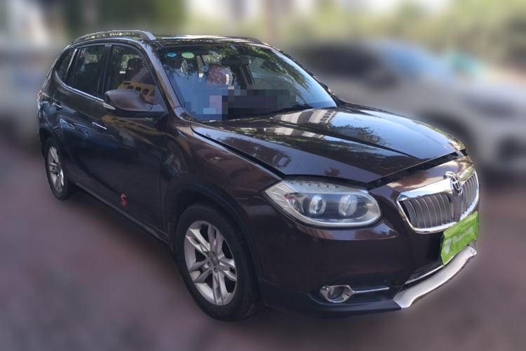Used Brilliance V5 2012 1.6L Automatic Luxury Version Front Right 45 Deg
