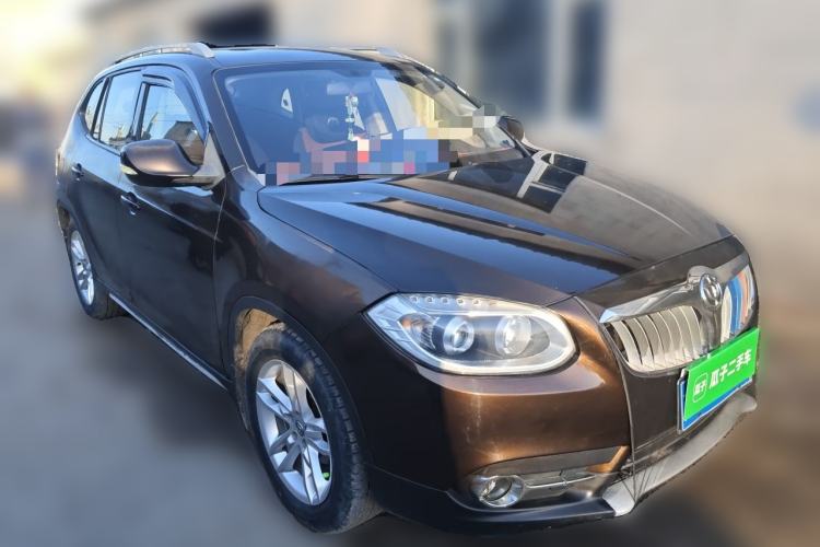 Used Brilliance V5 2012 1.5T Automatic Two-Wheel Drive Sport Version Front Right 45 Deg
