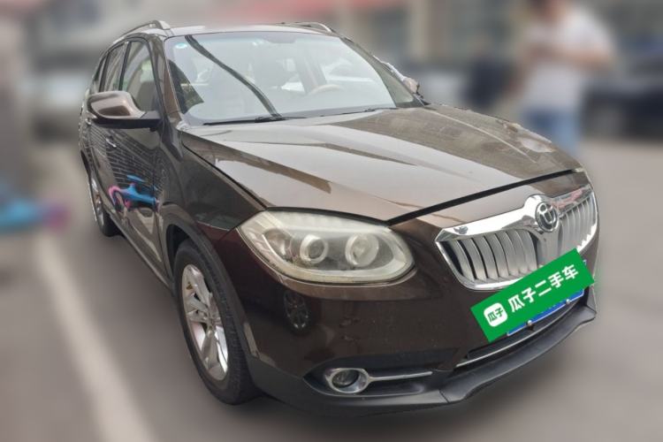 Used Brilliance V5 2012 1.6L Automatic Luxury Version Front Right 45 Deg