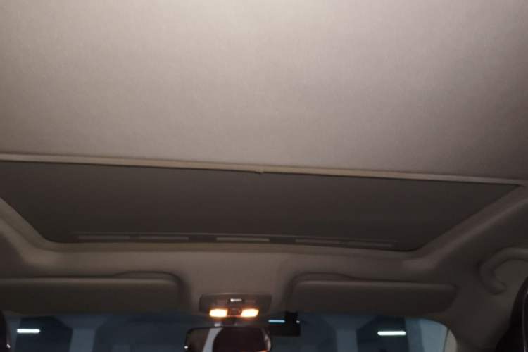Used Brilliance V5 2012 1.5T Automatic Two-Wheel Drive Luxury Version Headliner