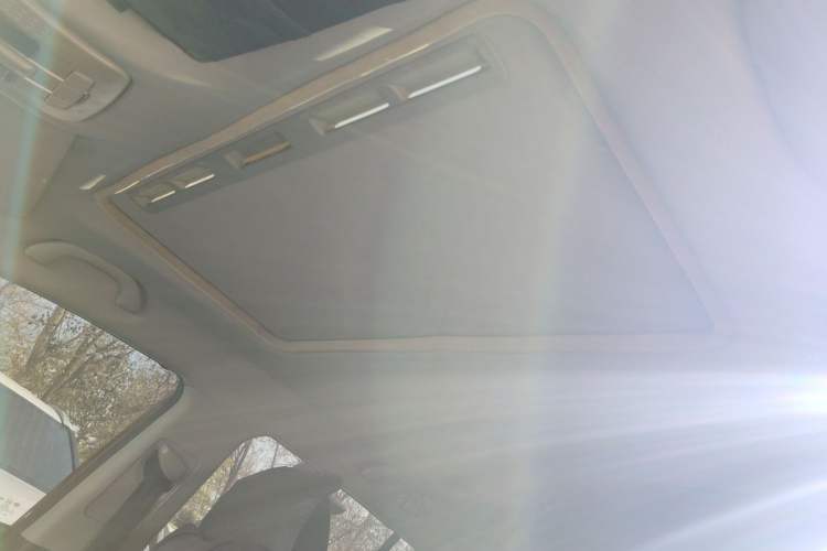 Used Brilliance V5 2012 1.5T Automatic Two-Wheel Drive Sport Version Headliner