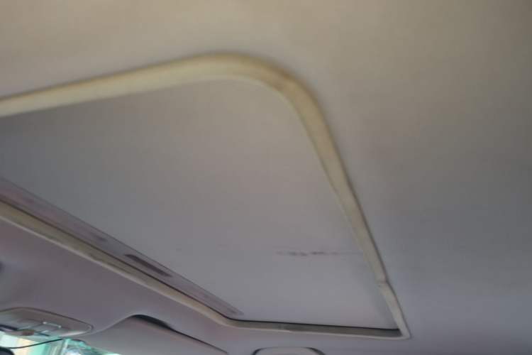Used Brilliance V5 2012 1.6L Automatic Luxury Version Headliner