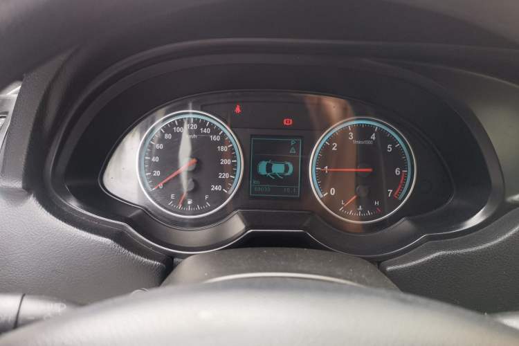 Used Brilliance V5 2012 1.5T Automatic Two-Wheel Drive Sport Version Instrument Cluster