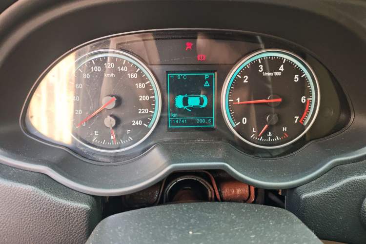 Used Brilliance V5 2012 1.5T Automatic Two-Wheel Drive Luxury Version Instrument Cluster