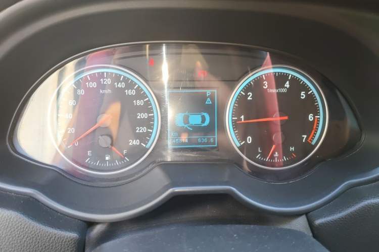 Used Brilliance V5 2012 1.5T Automatic Two-Wheel Drive Sport Version Instrument Cluster