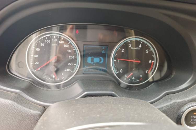 Used Brilliance V5 2012 1.6L Automatic Luxury Version Instrument Cluster