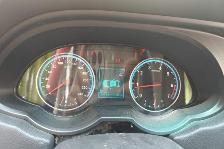 Used Brilliance V5 2012 1.5T Automatic Two-Wheel Drive Sport Version Instrument Cluster