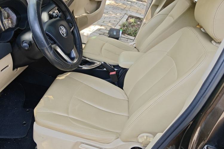 Used Brilliance V5 2012 1.5T Automatic Two-Wheel Drive Luxury Version Left Front Seat