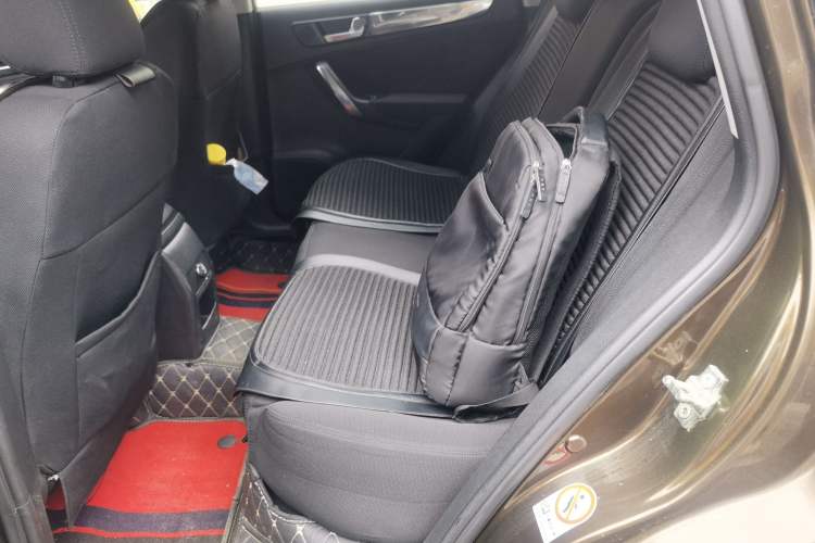 Used Brilliance V5 2012 1.5T Automatic Two-Wheel Drive Sport Version Left Rear Seat