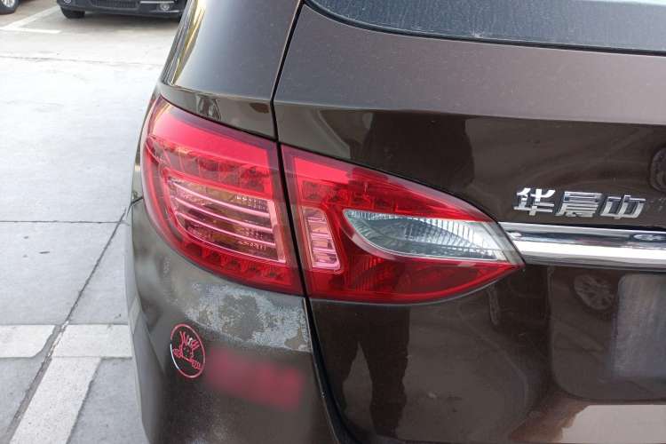 Used Brilliance V5 2012 1.5T Manual Two-Wheel Drive Luxury Version Left Rear Taillight