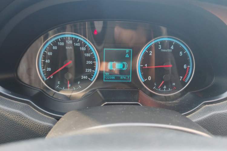 Used Brilliance V5 2012 1.5T Automatic Two-Wheel Drive Sport Version Odometer Close Up