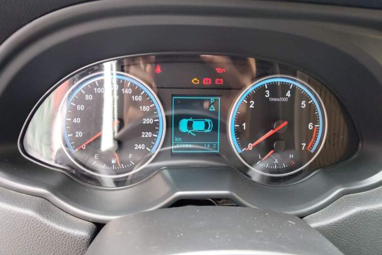 Used Brilliance V5 2012 1.5T Automatic Two-Wheel Drive Sport Version Odometer Close Up
