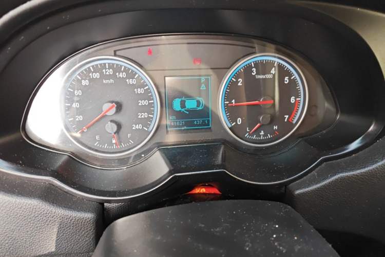 Used Brilliance V5 2012 1.5T Automatic Two-Wheel Drive Sport Version Odometer Close Up