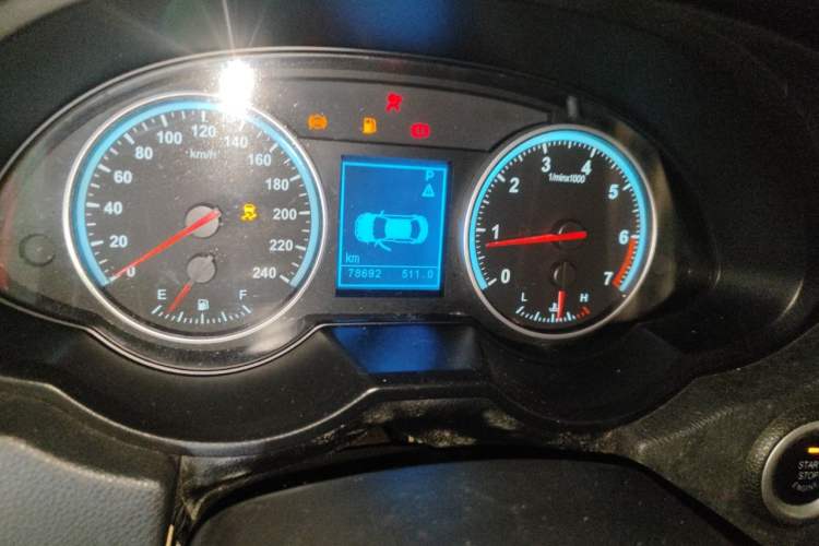 Used Brilliance V5 2012 1.6L Automatic Luxury Version Odometer Close Up