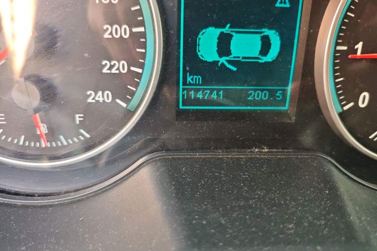 Used Brilliance V5 2012 1.5T Automatic Two-Wheel Drive Luxury Version Odometer Close Up