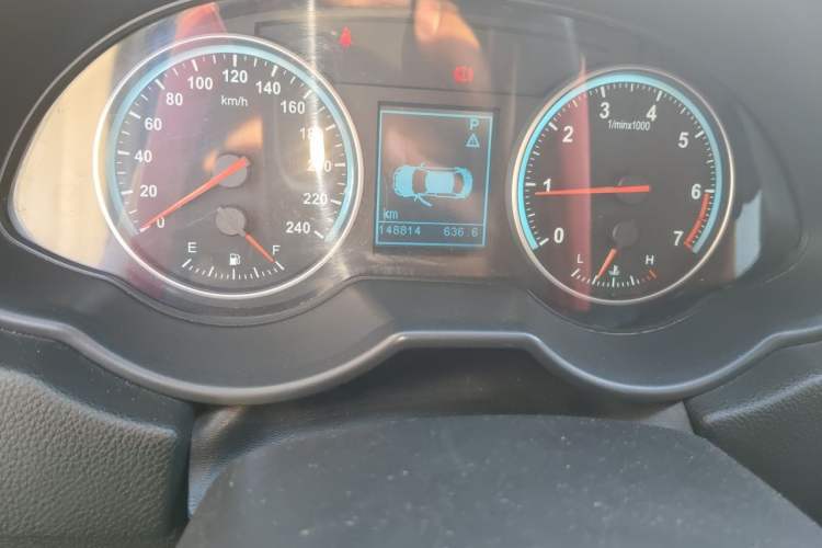 Used Brilliance V5 2012 1.5T Automatic Two-Wheel Drive Sport Version Odometer Close Up
