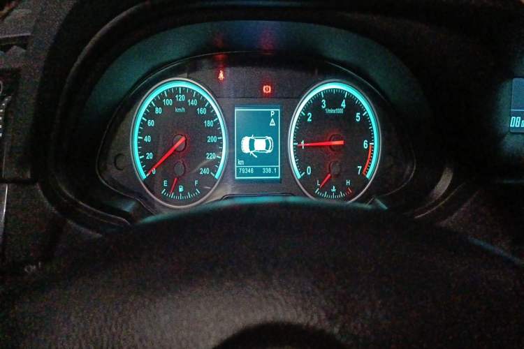 Used Brilliance V5 2012 1.6L Automatic Luxury Version Odometer Close Up