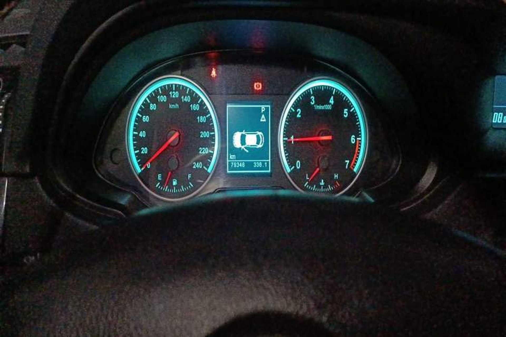 Used Brilliance V5 2012 1.6L Automatic Luxury Version Odometer Close Up