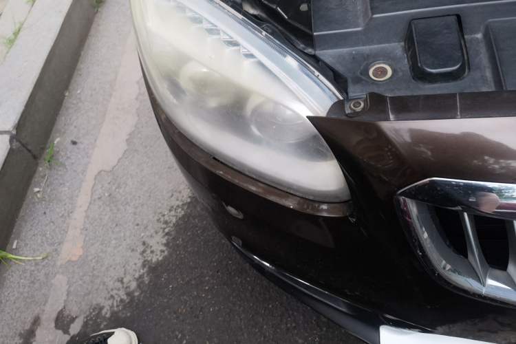 Used Brilliance V5 2012 1.5T Automatic Two-Wheel Drive Sport Version Right Front Headlight