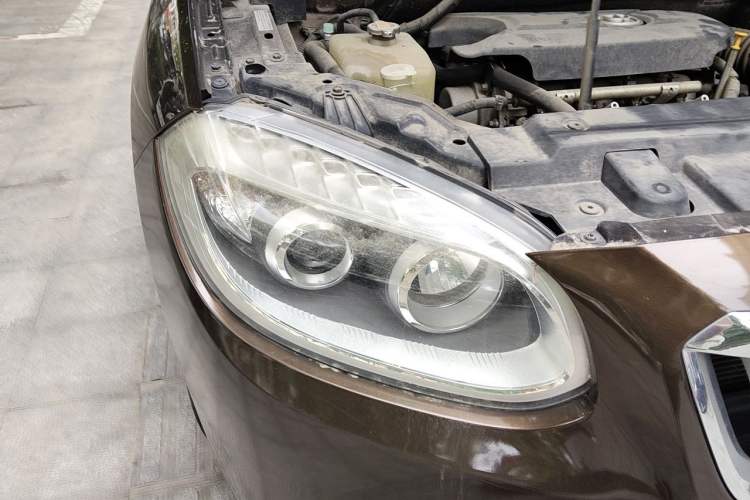 Used Brilliance V5 2012 1.5T Automatic Two-Wheel Drive Sport Version Right Front Headlight