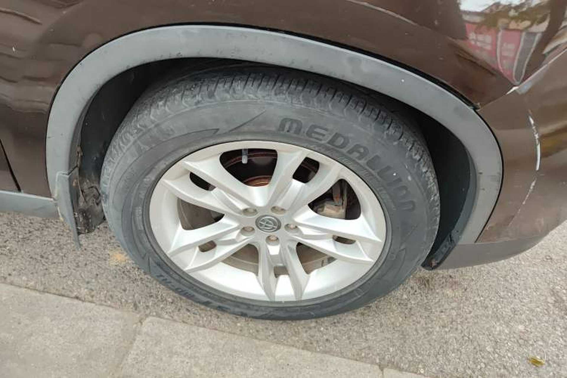 Used Brilliance V5 2012 1.6L Automatic Comfort Edition Right Front Wheel Hub