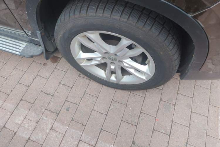 Used Brilliance V5 2012 1.6L Automatic Comfort Edition Right Front Wheel Hub