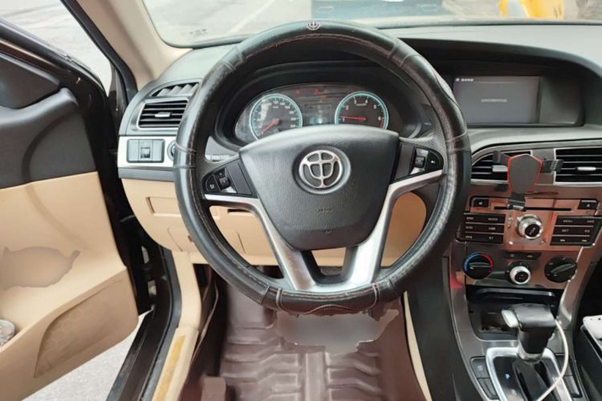 Used Brilliance V5 2012 1.6L Automatic Comfort Edition Steering Wheel