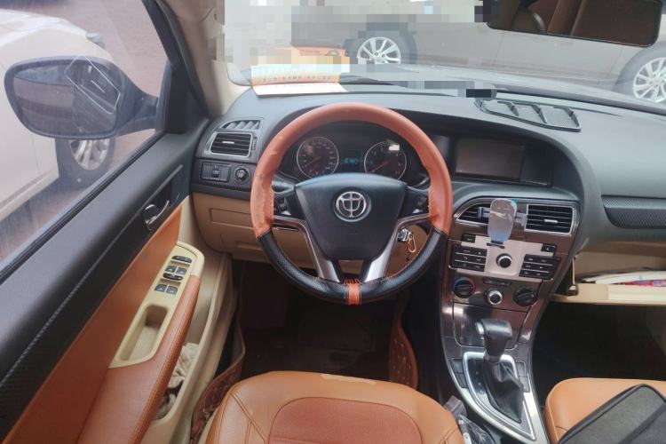 Used Brilliance V5 2012 1.6L Automatic Comfort Edition Steering Wheel