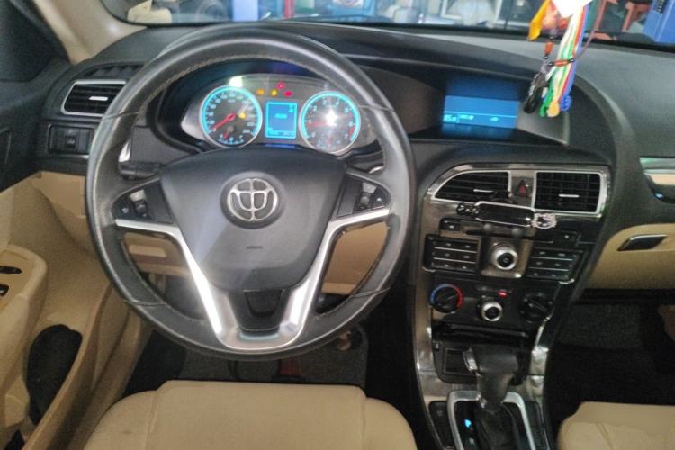 Used Brilliance V5 2012 1.6L Automatic Luxury Version Steering Wheel