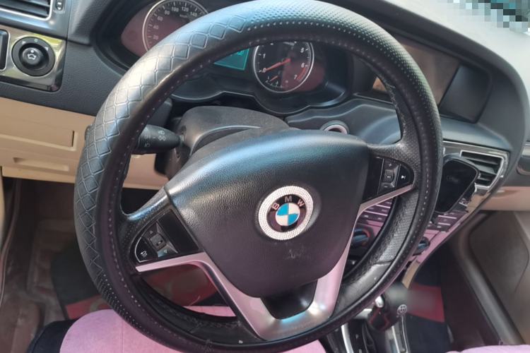Used Brilliance V5 2012 1.6L Automatic Luxury Version Steering Wheel