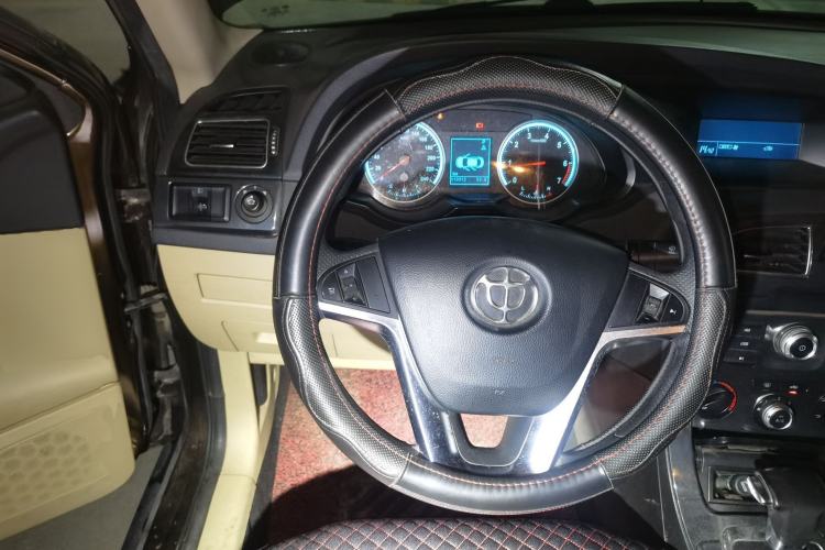 Used Brilliance V5 2012 1.6L Automatic Comfort Edition Steering Wheel