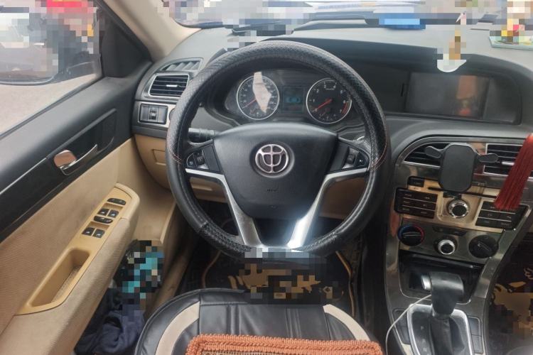 Used Brilliance V5 2012 1.6L Automatic Luxury Version Steering Wheel