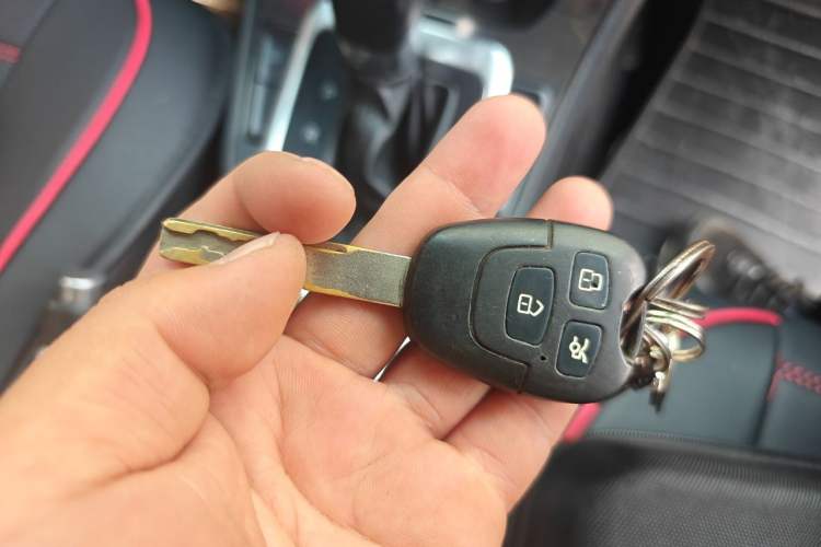 Used Brilliance V5 2012 1.5T Automatic Two-Wheel Drive Sport Version Vehicle Key