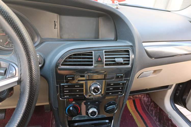 Used Brilliance V5 2012 1.6L Manual Luxury Model Audio And AC Panel