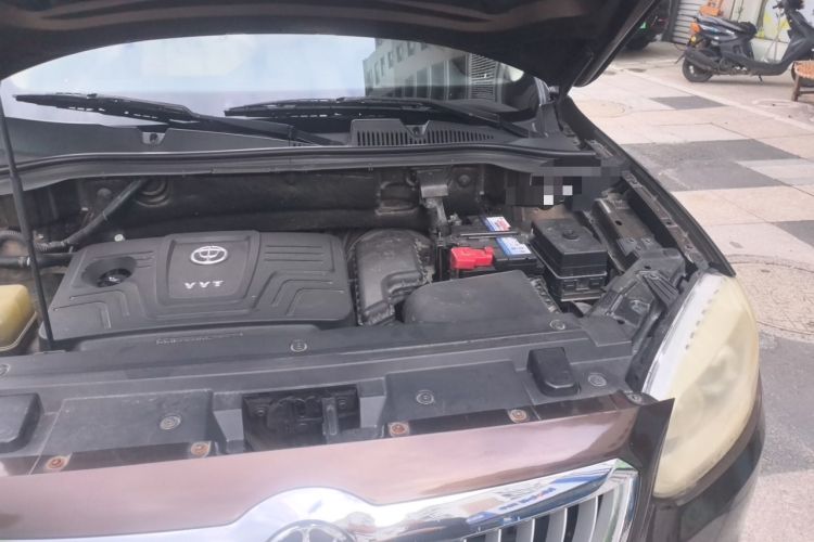 Used Brilliance V5 2012 1.6L Automatic Luxury Version Engine Bay Left