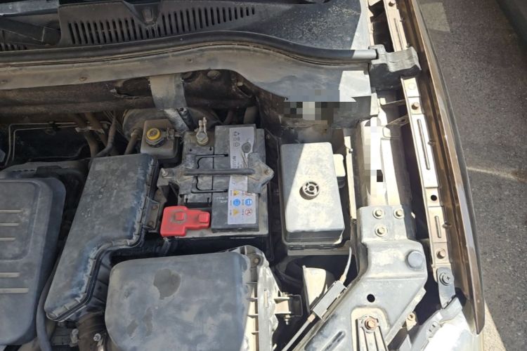 Used Brilliance V5 2012 1.6L Manual Comfort Model Engine Bay Left