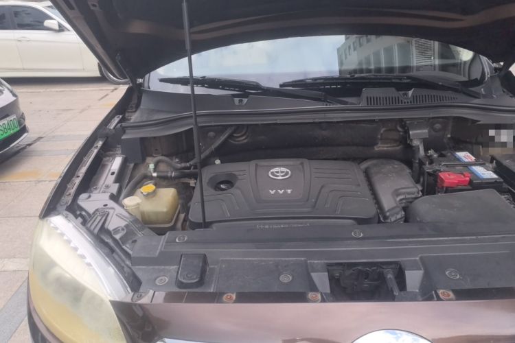 Used Brilliance V5 2012 1.6L Automatic Luxury Version Engine Bay Right