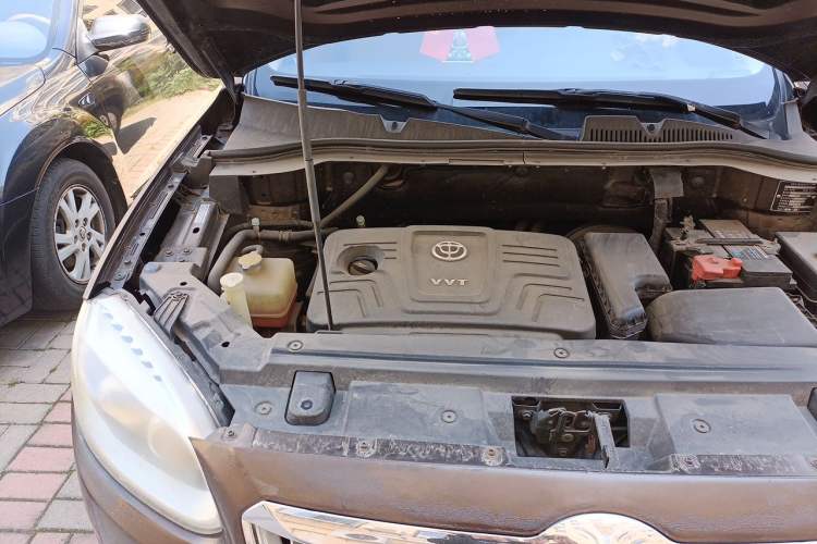 Used Brilliance V5 2012 1.6L Manual Luxury Model Engine Bay Right