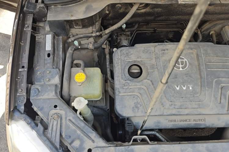 Used Brilliance V5 2012 1.6L Manual Comfort Model Engine Bay Right