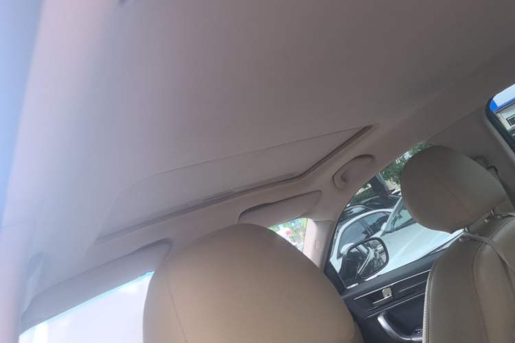Used Brilliance V5 2012 1.6L Automatic Luxury Version Headliner
