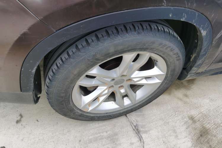 Used Brilliance V5 2012 1.6L Manual Comfort Model Left Front Wheel Hub