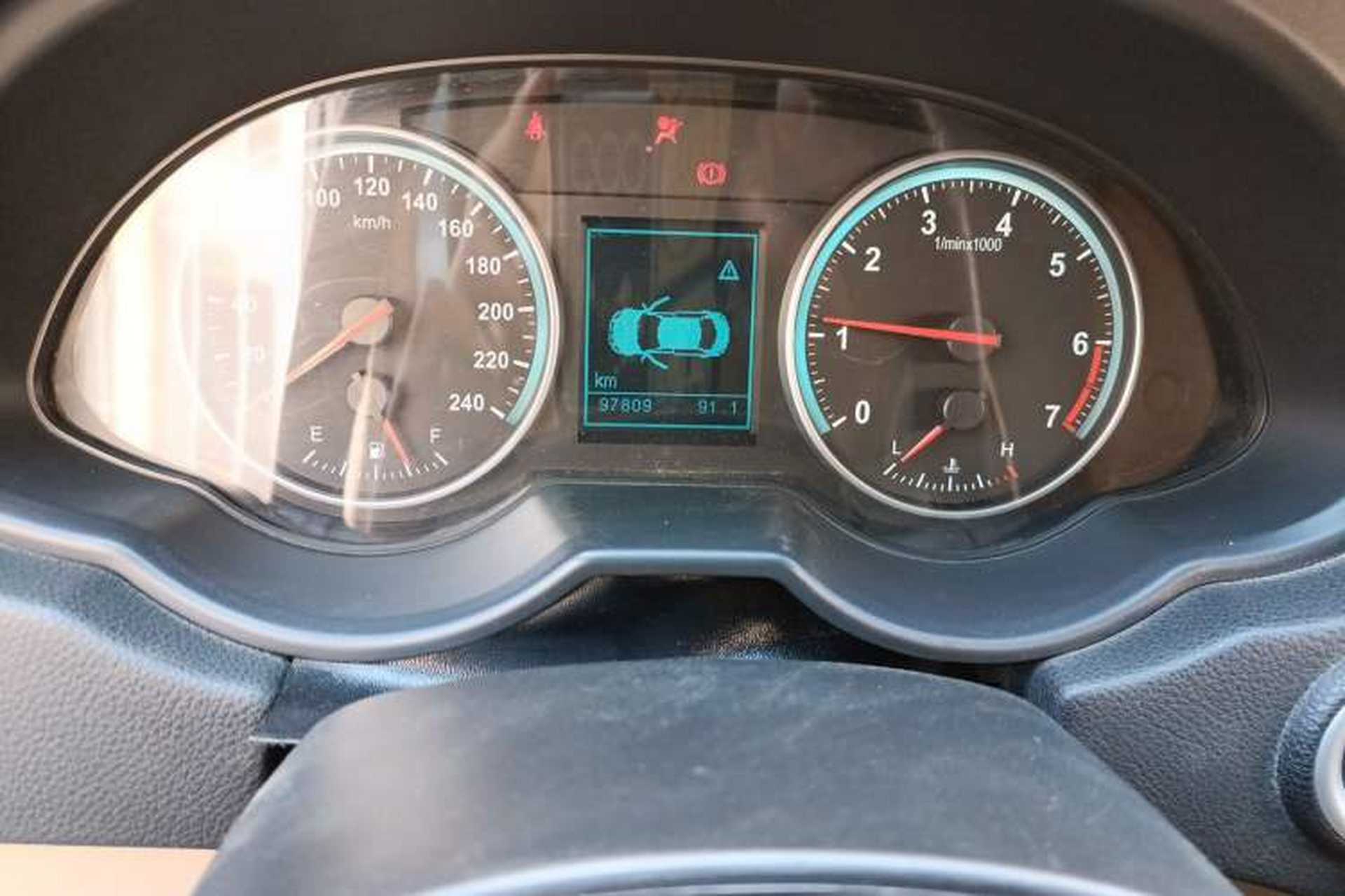 Used Brilliance V5 2012 1.6L Manual Luxury Model Odometer Close Up